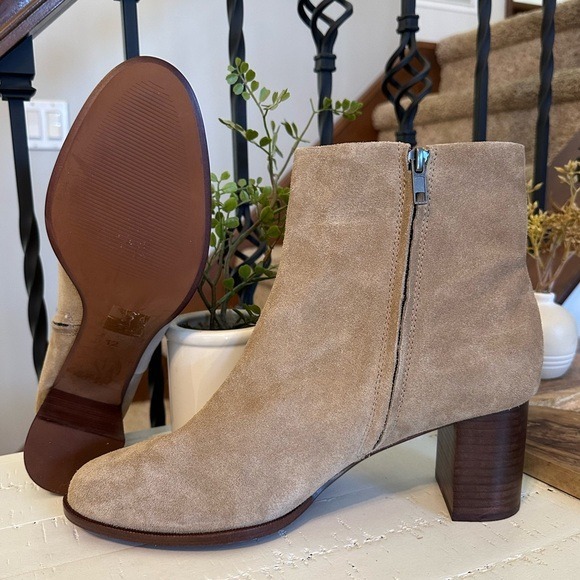 Madewell Women's Suede Ankle Boots, Side Zip, Stacked Heel, Neutral‎ Tan Size 12 - Picture 3 of 16